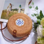 Round Straw Bags for Women MMER NEW BI Handmade Wen Rattan Bag Beach Travel Mini Crossbody Bag Boho Retro Hollow Handbags