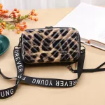 Luggage-SD Women's Bag New Trendy Orean Version of the Wild Hi-End Se Of Broadband Mesger Popular Oulder Bag