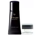 Divide Cle De Peau Translucent Corrector, reduce wrinkles and camouflage pores.