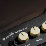 Fender® Rumble Studio 40 Amp 40 watts of digital systems has more than 40 types of effects with 60 second sound effects+ free applications.