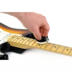 D'Addario®, who wiped the Guitar8 Guitar Ting Lubricat & Cleaner, cleaning guitar