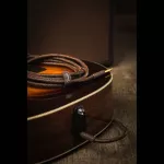 Fender® Paramount Acoustic Instrument Cable Deluxe Series สายแจ็คกีตาร์ อย่างหนา ระดับพรีเมียม สำหรับโปร่งโดยเฉพาะ หัวชุบทอง 24K + แถมฟรีสายรัด