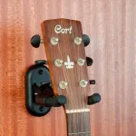 GUITTO GGS-04, a good guitar hanging leg with automatic head lock system. Premium Guitar Hanger with Auto-LOCK System + free with a set.