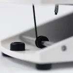 ERNIE Ball® VPJR Tuner Volume Pedal, 2in1 foot step, switch & built -in strap There is a touch screen display.