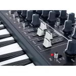 Arturia® Microbrute Synthesizer ซินธิไซเซอร์ ไซส์มินิ 25 คีย์ ระบบ Monophonic Analog + แถมฟรีอแดปเตอร์ & สาย Patch **ประ
