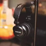 Tascam® TH-02 Monitor headphones For studio work Professional quality, Studio Monitoring Headphones + free 3 meter jack cable