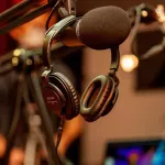 Zoom® ZHP-1 Closed-Back headphones are neutral. Clear, clear in all districts, Driver 40 mm + free jack head ** 1 year center insurance **