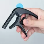 GUITTO GGC-02 Capo, good clamp, with a picker The end of the legs can punch. Adjust the hardness of the spring + free guitar free