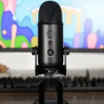 Blue Microphones® YETI BLACKOUT USB condenser Mike adjustable Can connect to monitor headphones + free USB cable