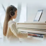 ROLAND® HP-704 Piano Fah 88 Key, PH-50, 291, 392 songs per Bluetooth/USB/headphones + free chair & adapter ** Zero 1