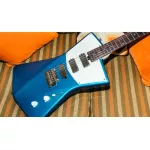 STERLING BY MUSIC MAN® Saint Vincent, an electric guitar, Music Man, Body Mahok, Moments, Rosewood Rosewood, 3 Mini Hum Pickups ** Zero 1 P