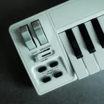 MIDIPLUS AKM320 Midi Keyboard Midi Keyboard Controller + Free USB & Manual ** Made in Taiwan / 1 year Insurance **