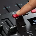 M-Audio® Oxygen Pro 61 Midi Controller คีย์บอร์ดใบ้ 49 คีย์ น้ำหนักคีย์แบบ Semi-Weighted ต่อ USB, แป้นเหยียบได้ + แถมฟรี