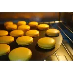 24 authentic mini -almond macaron, mixed with crispy on the outside, soft in the French style, little sugar guarantees deliciousness