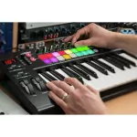 Novation Launchkey 49 MKIII (Midi Keyboard) comes with many Software. 1 year Thai center warranty.