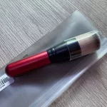 MAC, a red color makeup brush with an envelope 175 SE. Manufacture 08/2021. Very soft bristles.