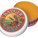 Badger Sore Muscle Rub Cayenne & Ginger 21 g relieves muscle pain.
