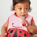 Cute, bright, bright, designed set, designed by using the brand's specific character Suitable for children aged 1 year and over