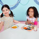 Cute, bright, bright, designed set, designed by using the brand's specific character Suitable for children aged 1 year and over