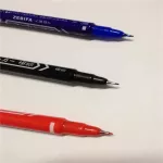 There are 2 heads of breast milk bags in 1 hand.