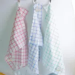 The plate towel has ears, hanging, table, glass towels, multi -purpose towels. Cleaning towels