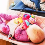 Plagro Clopette Activity Rattleของเล่น ตุ๊กตายางกัด น่ารักสดใสที่ช่วยให้ลูกน้อยสนุกไปกับการเรียนรู้เรื่องสี