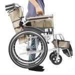 TAVEL Tale Fal-121GL model has a wheel. Ten-toned with hand brakes and wheel brakes.