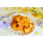 Crispy pineapples are made from ripe pineapples. Sweet, sour, fresh, crispy, through the modern process Delicious, useful