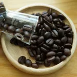 Premium grade coffee beans, Doi Mae U, dark roasted neck