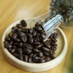 Premium grade coffee beans, Doi Mae U, dark roasted neck