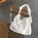 Winter Lambswool Women Handbags Luxury Designer White Oulder Bags Brand F Fur Large Tote Fe Mesger Bag BuCet Bag