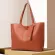 The New Serpentine Tote Bags Agitation of Bill of LG OULDER BAG LADY's Hand