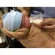 Hugo Hugo Glass feeds the cheeks of monkeys. Use breastfeeding with the baby