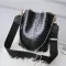 Retro Tor Bucet Bags Women Crocodile Pattern Handbag Capacity Ca Crocodile Oulder Mesger Bags Ladies Pu Se