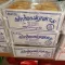 ขนมเต้าส้อ แม่บุญธรรม มี 2 ไส้ให้เลือก x 3 กล่อง ไส้หวานไข่เค็ม และ ไส้เค็มไข่เค็ม  บรรจุในกล่องแบบโบราณ